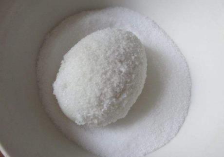 腌咸鴨蛋時(shí)，用食鹽還是泥土？用錯(cuò)了方法，難怪鴨蛋不起沙不流油